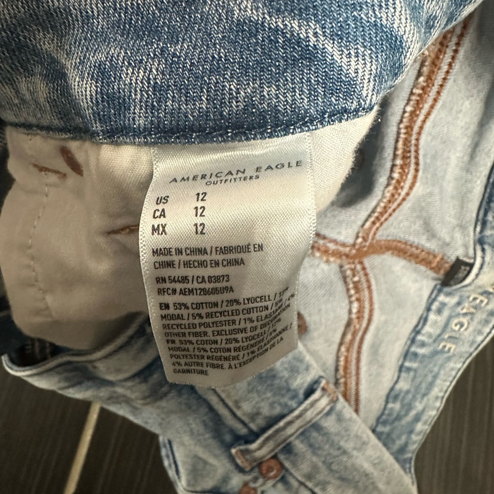 American Eagle Outfitters Distressed Light Blue Jean Shorts - Picture 4 of 4